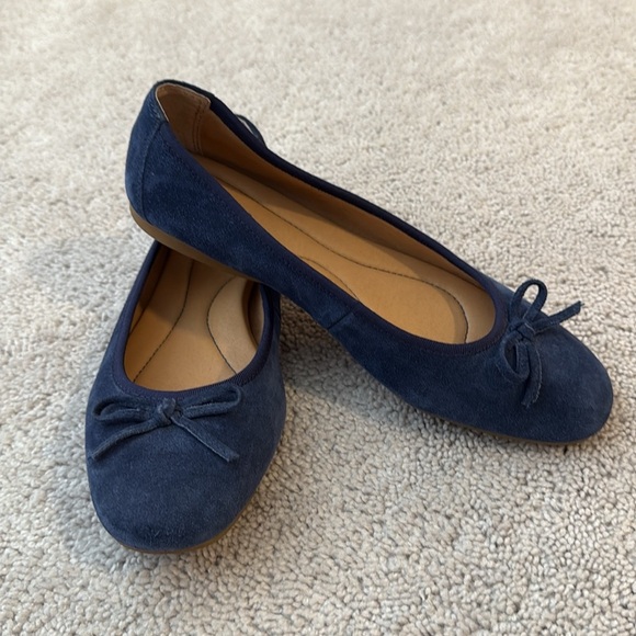 BØRN  Suede Ballet Flats | Size 7.5 | Navy Blue | Great Condition - Picture 1 of 11